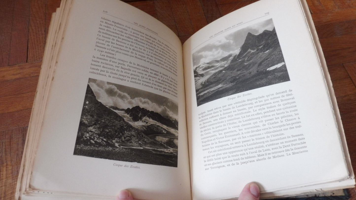 Les Alpes françaises à vol d'oiseau (R. Blanchard & Cpt. F. Seive) 1928