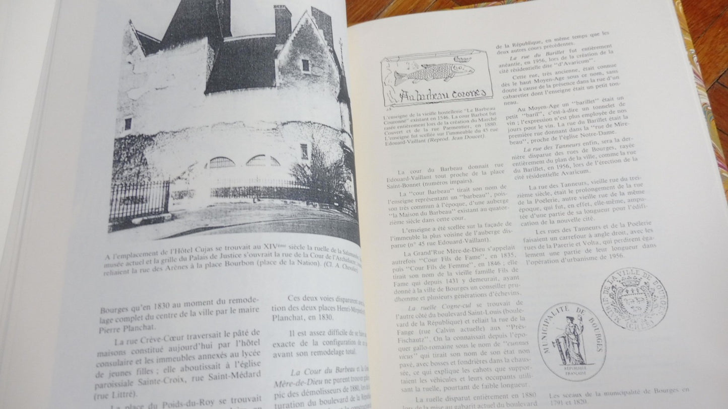 Bourges pas à pas (Roger Richet) repro 1984