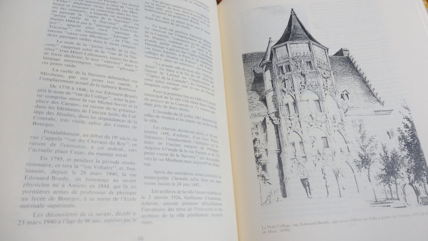 Bourges pas à pas (Roger Richet) repro 1984