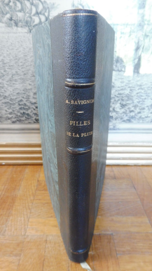 Filles de la Pluie. Scènes de la vie ouessantine (A. Savignon) 1924 illus. Alaux