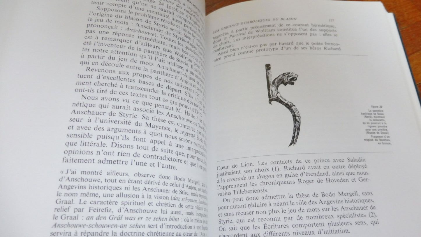 Les Origines symboliques du blason (R. Viel) 1992