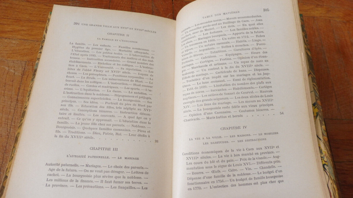 La Vie publique à privée à Caen aux XVIIe et XVIIIe (G. Vanel) 1912