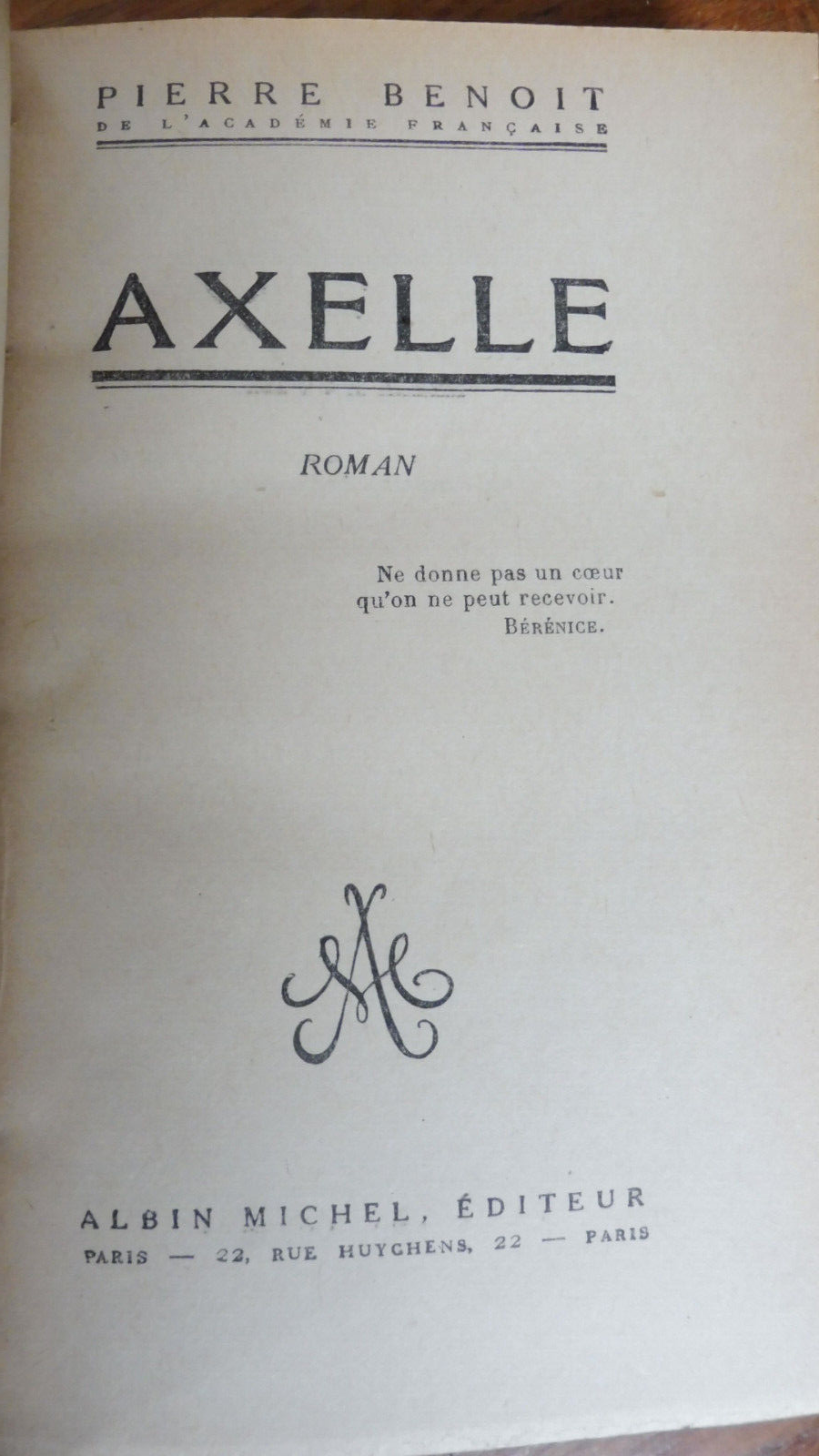 Axelle (Pierre Benoit) 1942