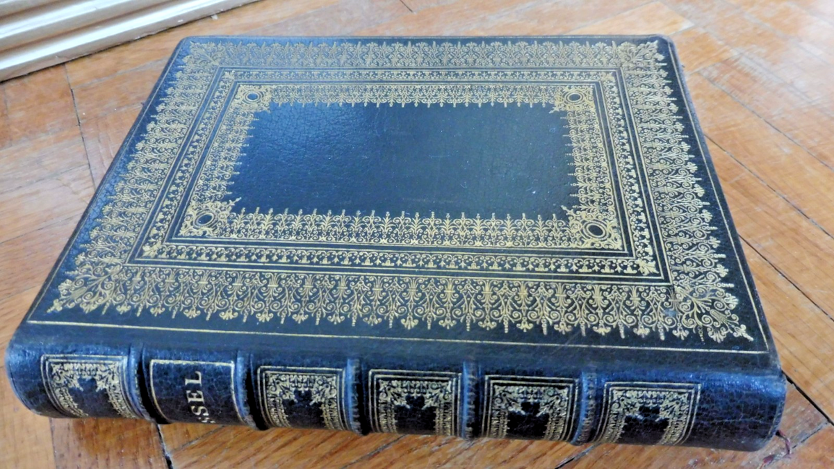 Missel romain 1889 belle reliure petits fers