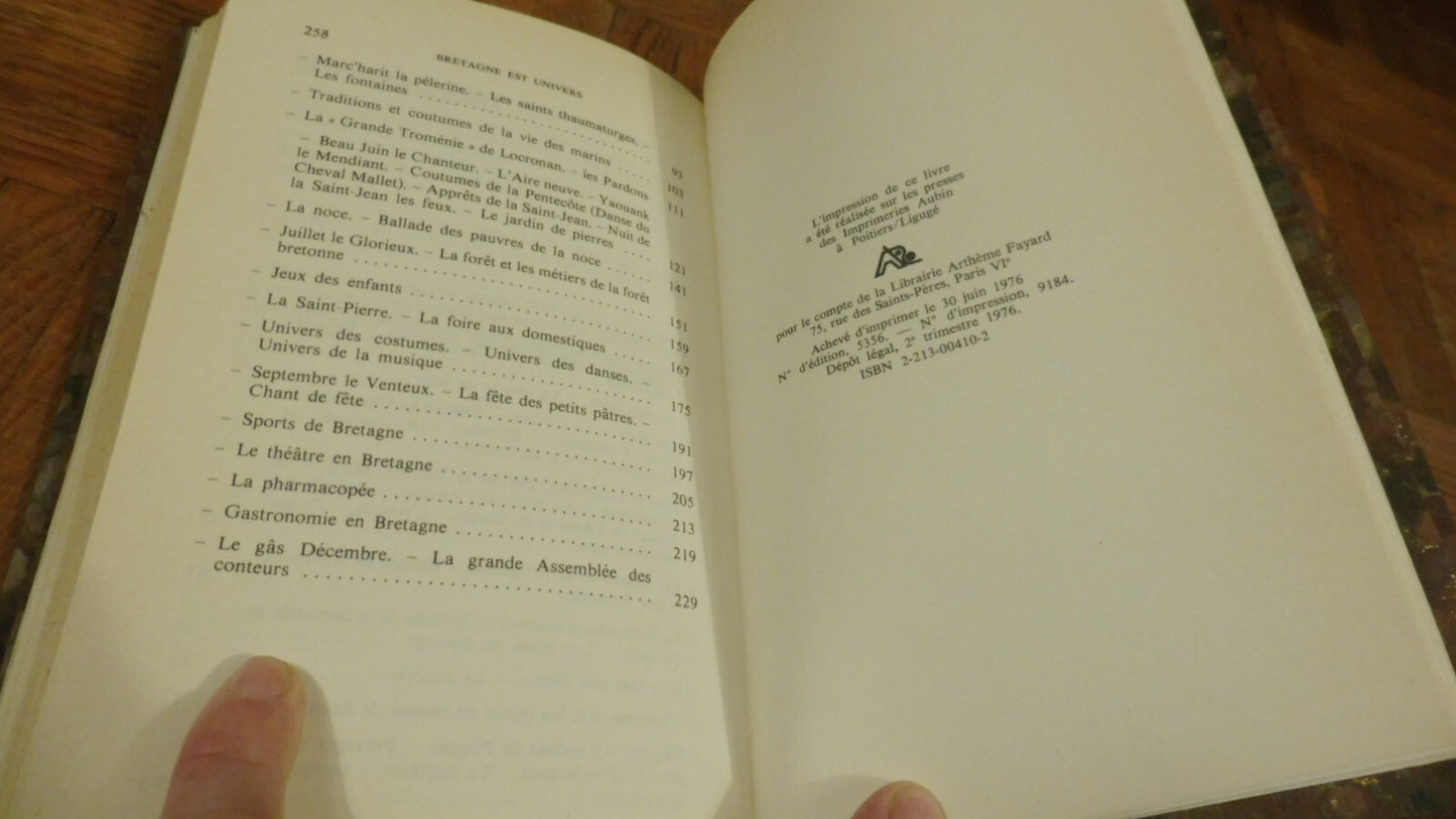 La Bretagne est univers. Traditions et coutumes (Jean-Pierre Foucher) 1976 ENVOI