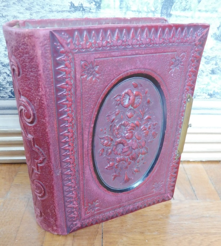 Livre à secret 13x15 cm
