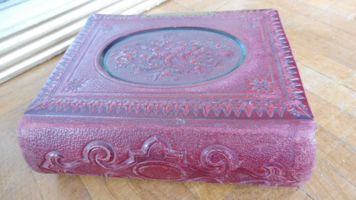 Livre à secret 13x15 cm