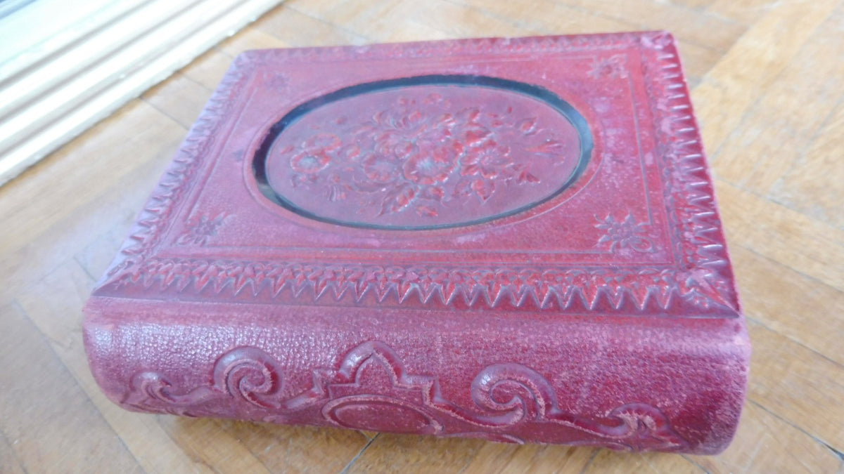Livre à secret 13x15 cm