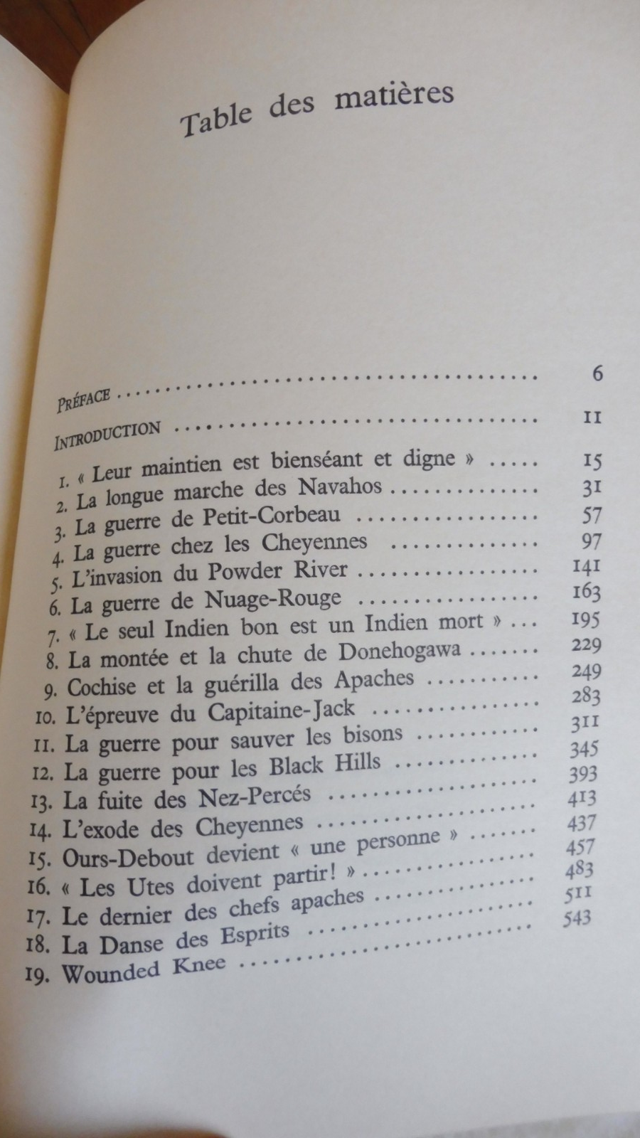 Enterre mon coeur. La longue marche des Indiens vers la mort (Dee Brown) 1973