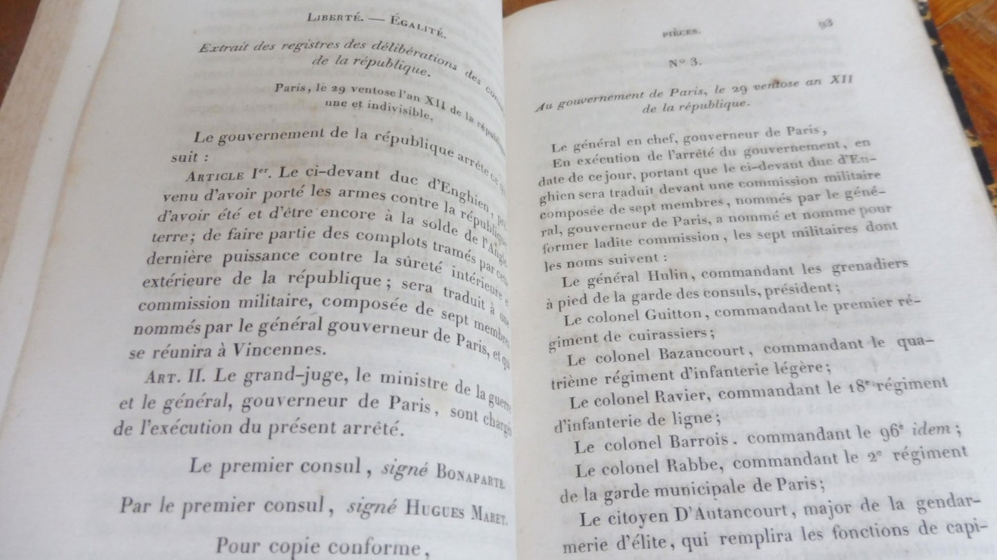 Mémoires historiques sur la catastrophe du duc d'Enghien 1824