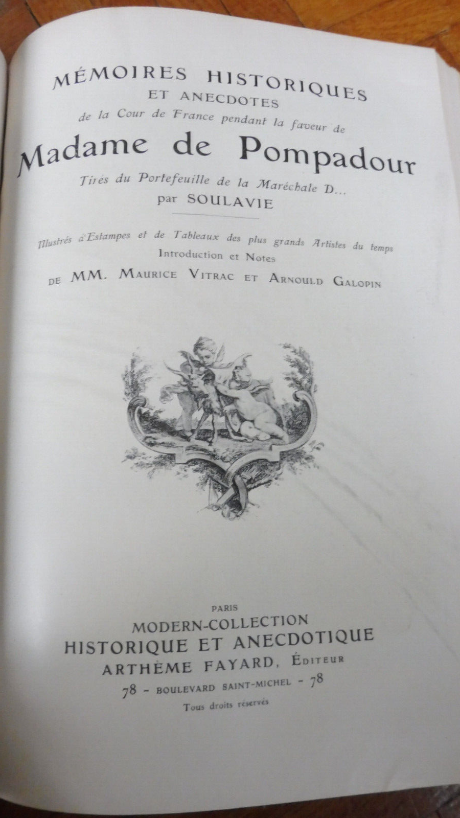 Souvenirs et mémoires historiques 15 vol. en 3 tomes