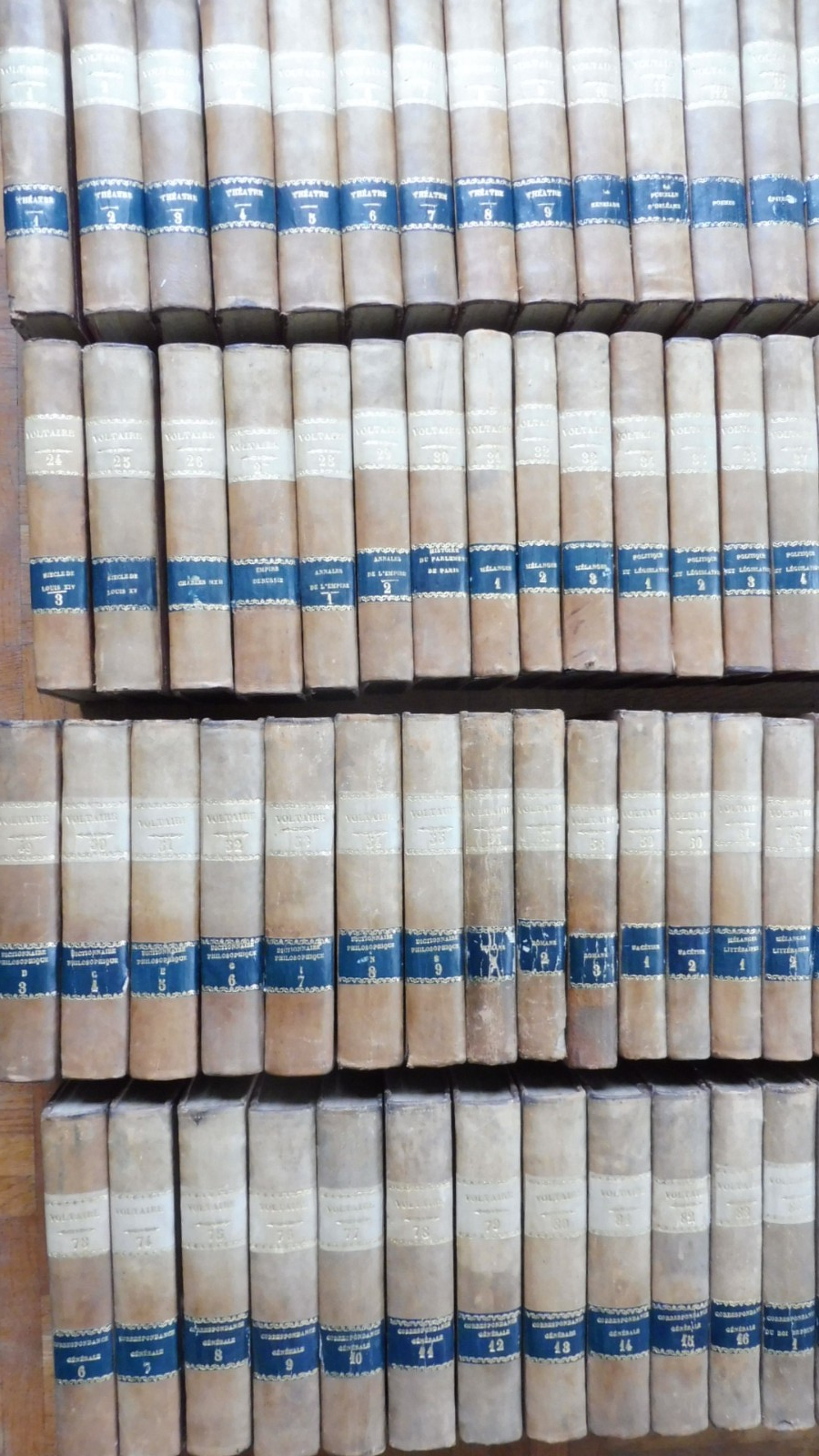 Oeuvres complètes de Voltaire 1785-89 92+2 vol. COMPLET