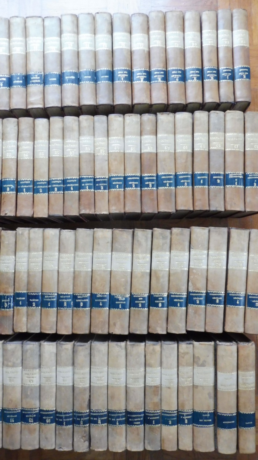 Oeuvres complètes de Voltaire 1785-89 92+2 vol. COMPLET